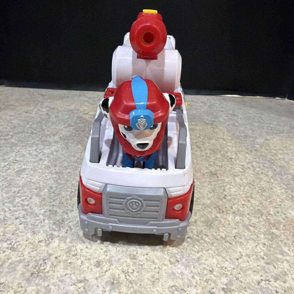 Paw Patrol Marshall’s Transforming Fire Truck with figure - Picture 2 of 5